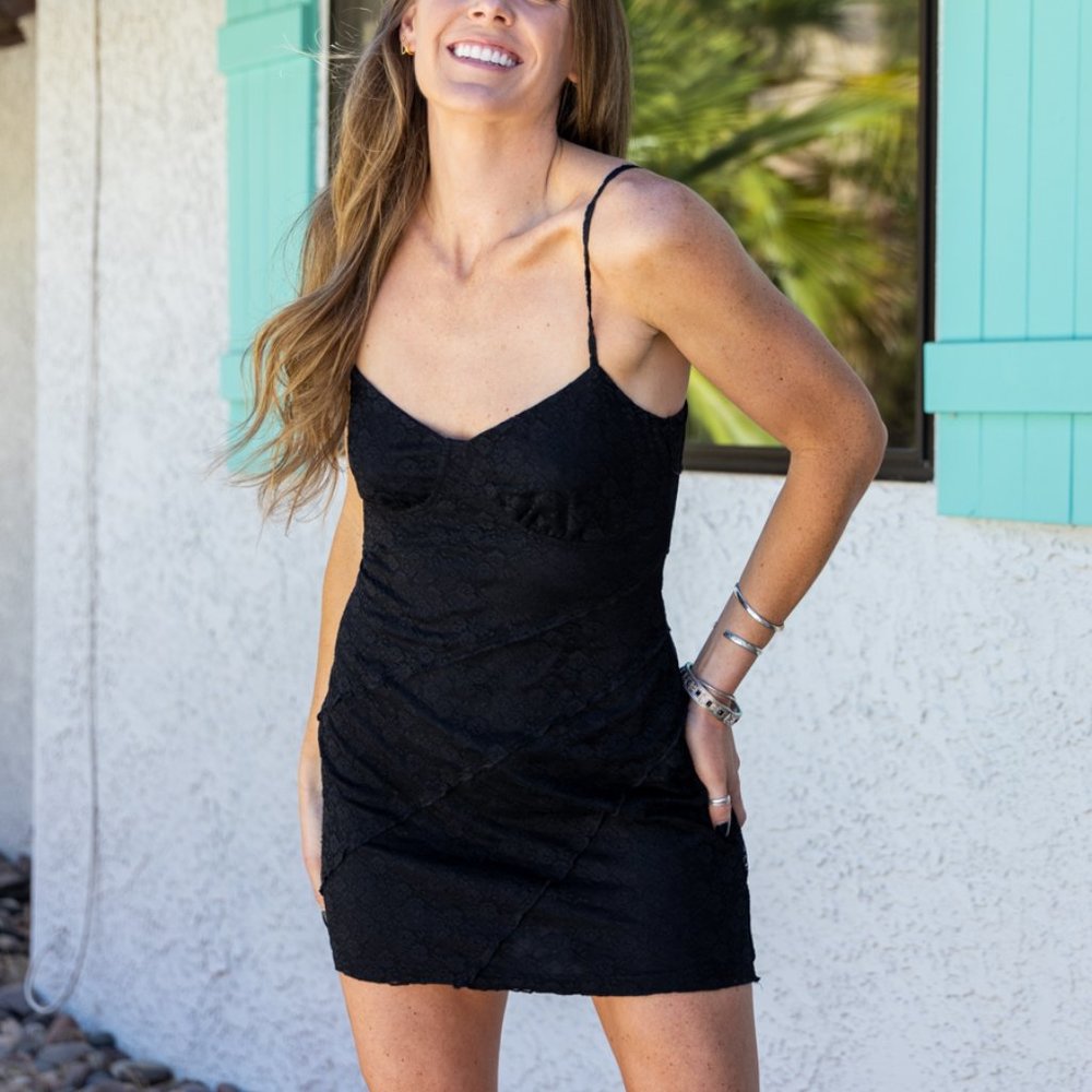 Black Lace Mini Dress Thin Adjustable Straps Form Fitted Size Medium - Picture 2 of 11